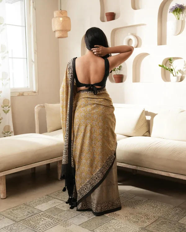 Mustard_Cotton_Dual_Print_Mul_Saree_For_Women